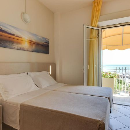 Savoia Hotel Misano Adriatico Eksteriør billede