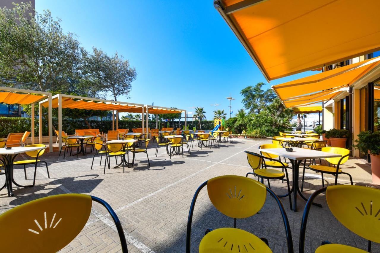 Savoia Hotel Misano Adriatico Eksteriør billede