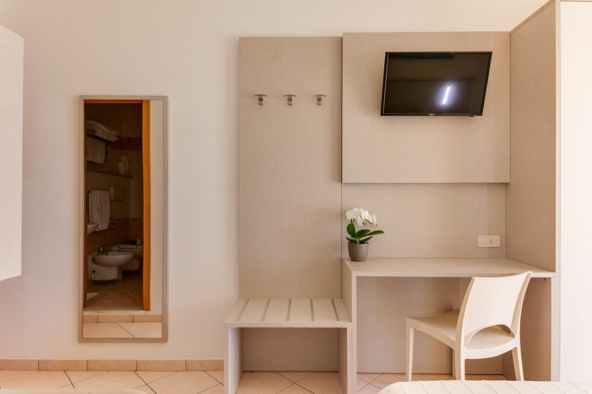 Savoia Hotel Misano Adriatico Eksteriør billede