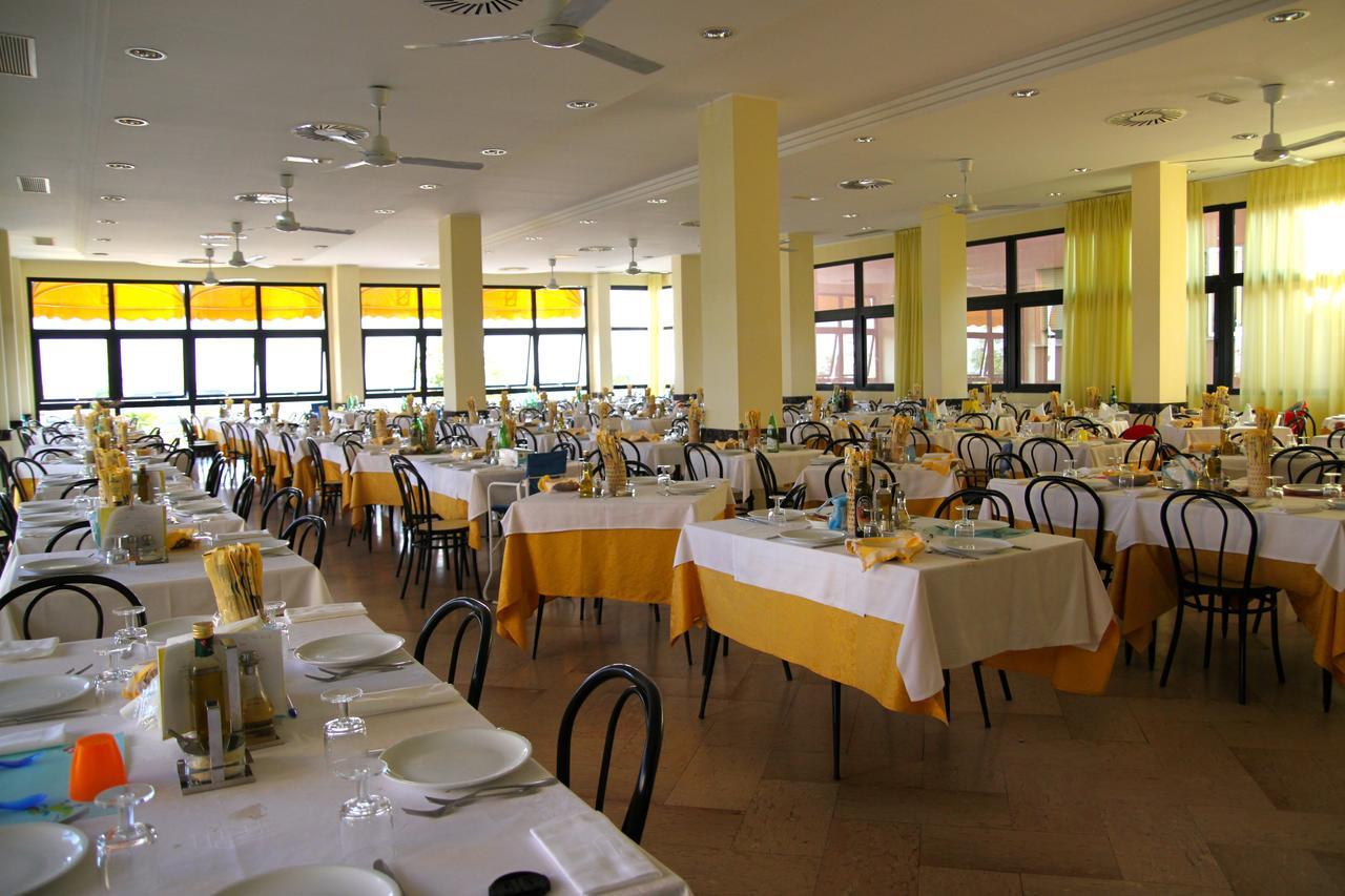 Savoia Hotel Misano Adriatico Eksteriør billede